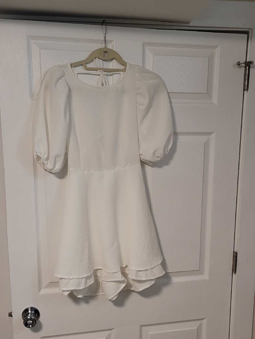 Discovery White Puff Sleeve Midi Dress